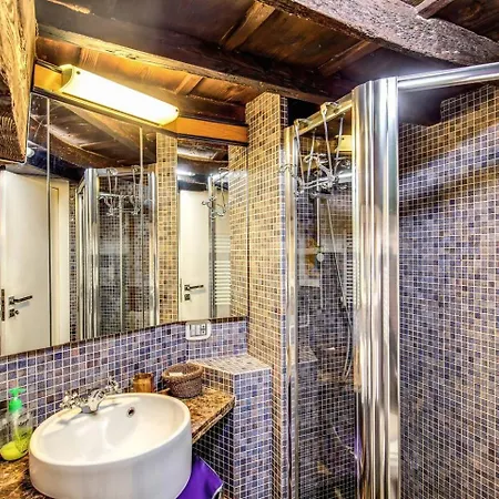 Spacious Flat By Piazza Navona Daire