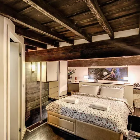 Spacious Flat By Piazza Navona アパート ローマ