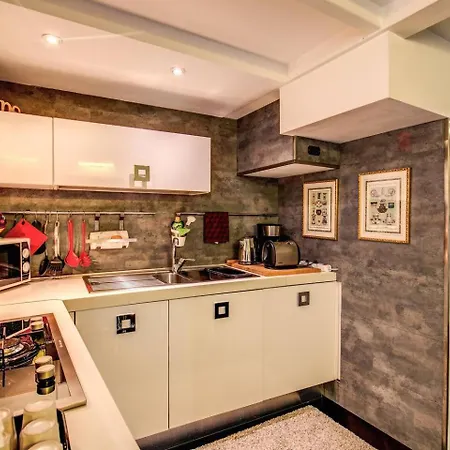 Spacious Flat By Piazza Navona アパート ローマ