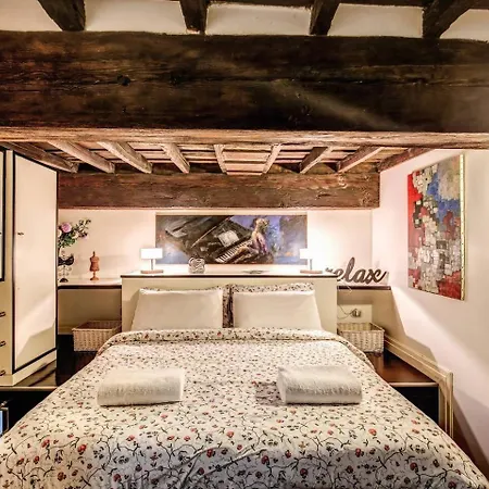 Spacious Flat By Piazza Navona Рим