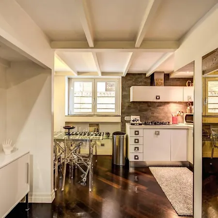 Spacious Flat By Piazza Navona Апартаменты *