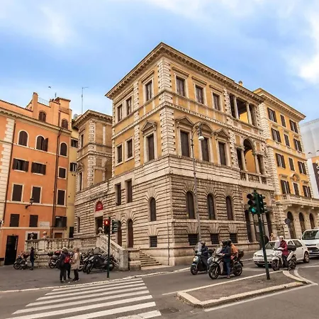 Апартаменты Spacious Flat By Piazza Navona Рим